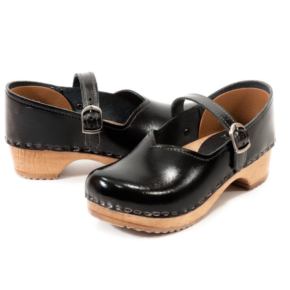 SVEN ORIGINALS Closed-Back Mary Jane Wooden Clogs